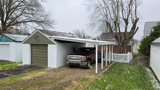 2325 Broad Street, Parkersburg, WV 26101