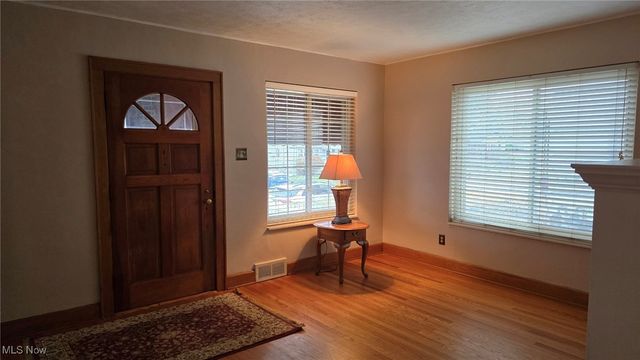 2325 Broad Street, Parkersburg, WV 26101