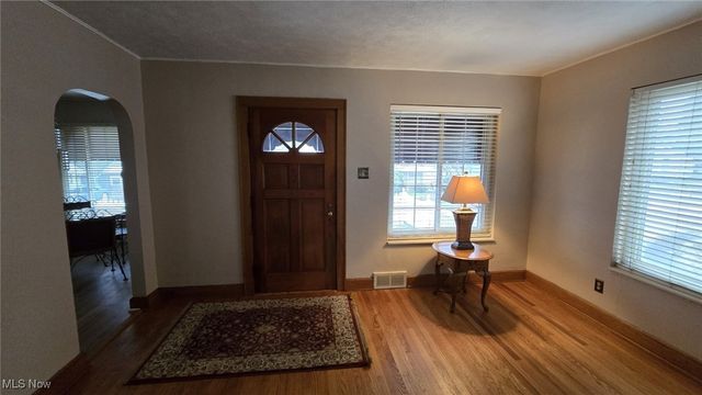 2325 Broad Street, Parkersburg, WV 26101