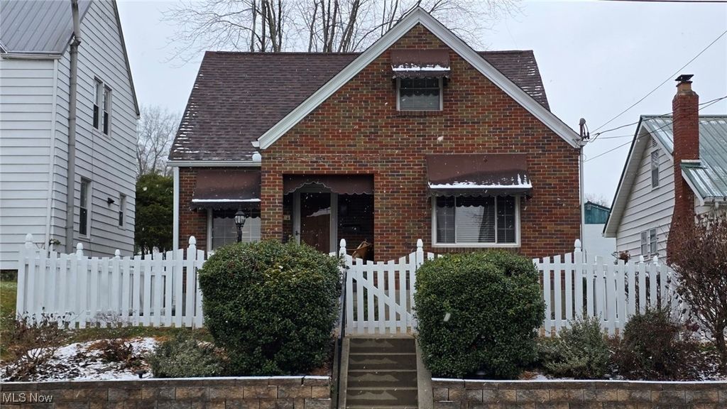 2325 Broad Street, Parkersburg, WV 26101