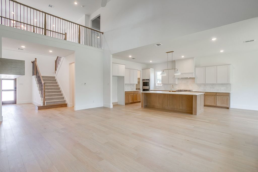 8504 Lacey Road, North Richland Hills, TX 76182