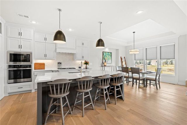 20614 W 109th Terrace, Olathe, KS 66061