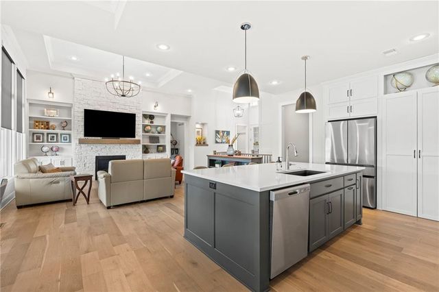 20614 W 109th Terrace, Olathe, KS 66061