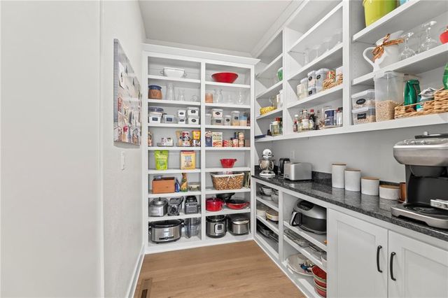 20614 W 109th Terrace, Olathe, KS 66061