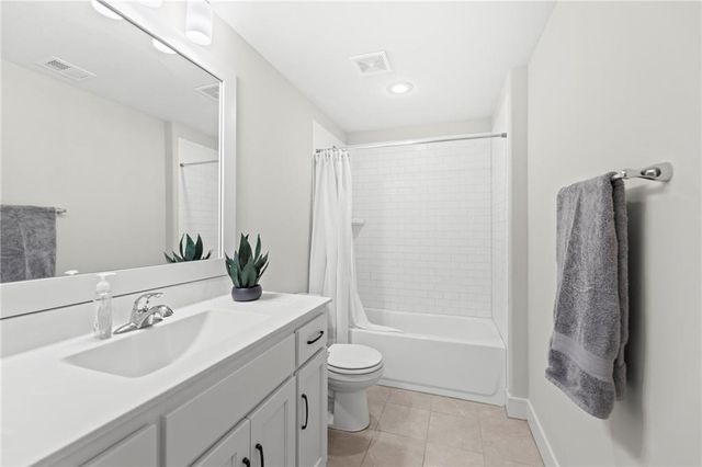 20614 W 109th Terrace, Olathe, KS 66061