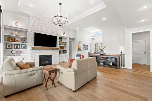 20614 W 109th Terrace, Olathe, KS 66061