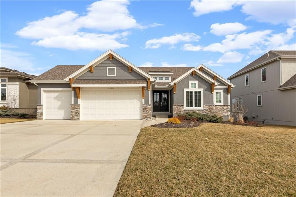 20614 W 109th Terrace, Olathe, KS 66061