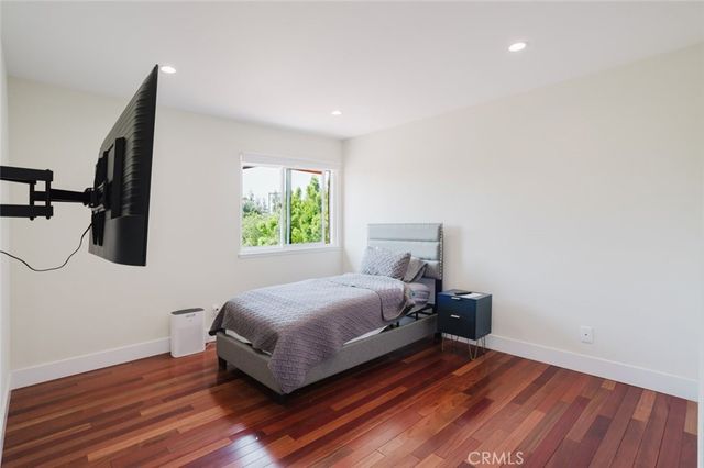 21210 Tulsa, Chatsworth, CA 91311