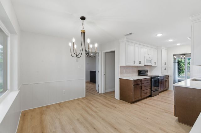 720 Huntwich Drive, Bedford, TX 76021