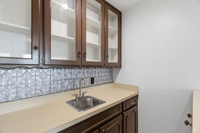 720 Huntwich Drive, Bedford, TX 76021