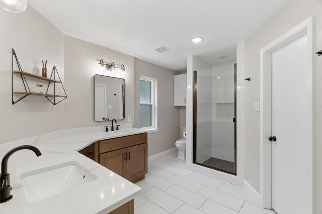 720 Huntwich Drive, Bedford, TX 76021