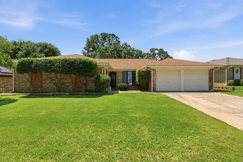 720 Huntwich Drive, Bedford, TX 76021