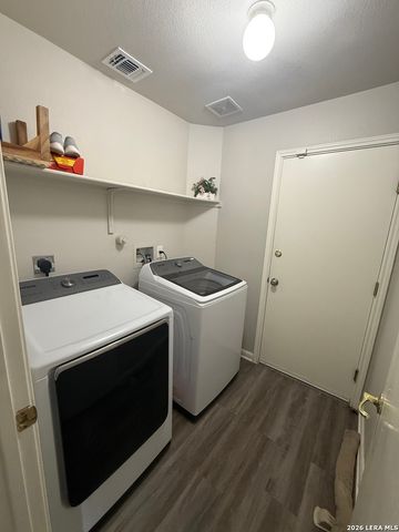 8531 Snakeweed, Converse, TX 78109