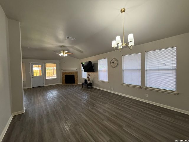 8531 Snakeweed, Converse, TX 78109