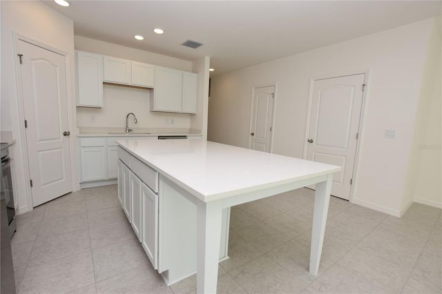 3913 ACADEMIA AVENUE, Lakeland, FL 33803