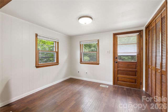 1013 7th Street NE, Hickory, NC 28601