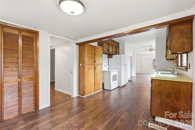 1013 7th Street NE, Hickory, NC 28601