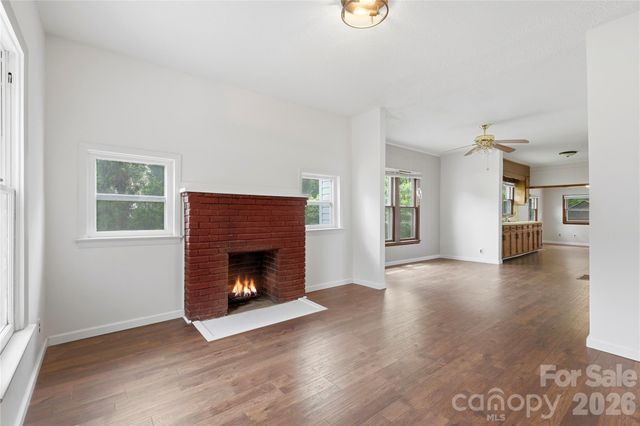 1013 7th Street NE, Hickory, NC 28601