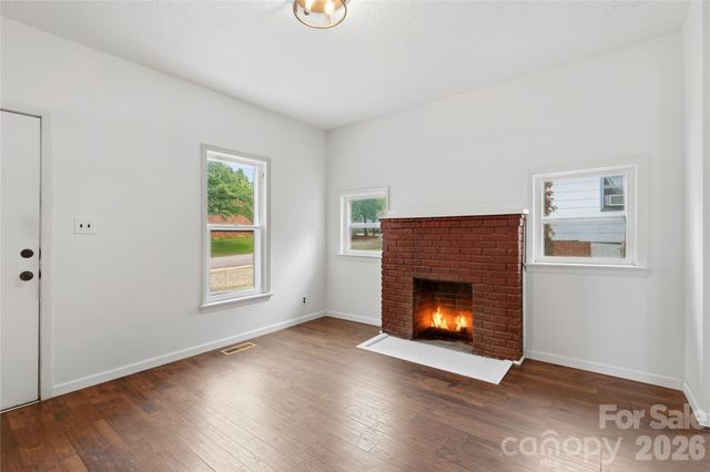 1013 7th Street NE, Hickory, NC 28601