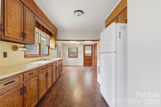 1013 7th Street NE, Hickory, NC 28601