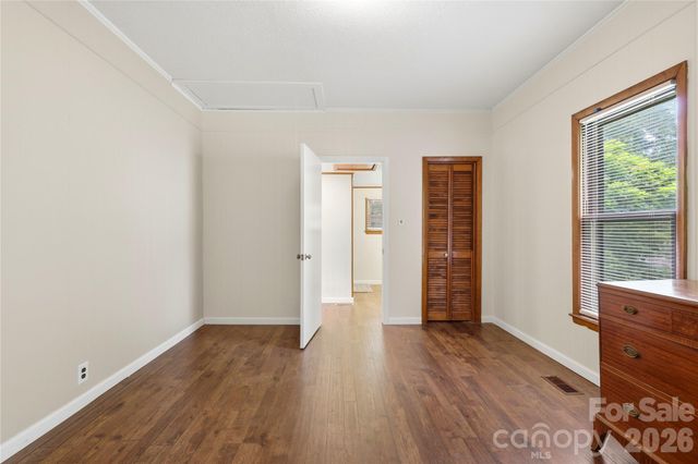 1013 7th Street NE, Hickory, NC 28601