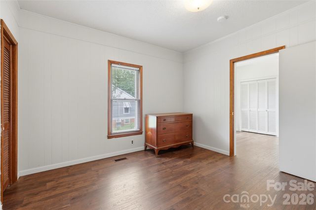 1013 7th Street NE, Hickory, NC 28601