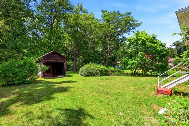 1013 7th Street NE, Hickory, NC 28601