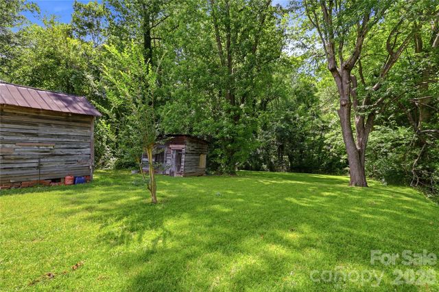 1013 7th Street NE, Hickory, NC 28601