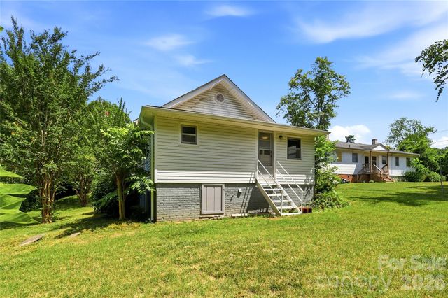 1013 7th Street NE, Hickory, NC 28601