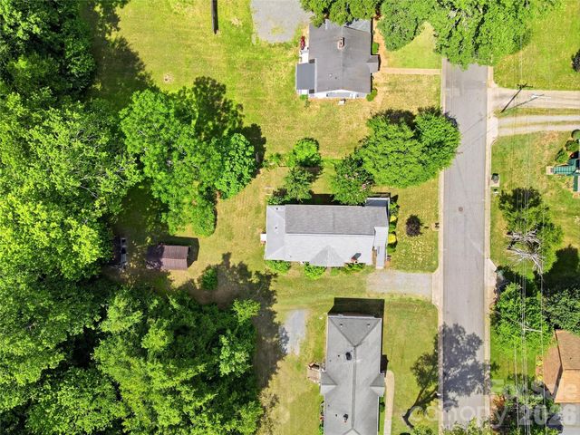 1013 7th Street NE, Hickory, NC 28601