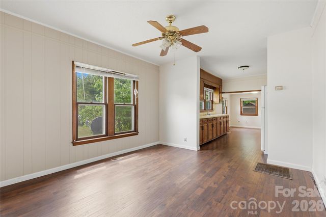 1013 7th Street NE, Hickory, NC 28601