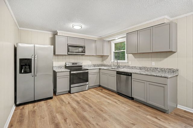 2117 Ferry Rd, Clarksville, TN 37040