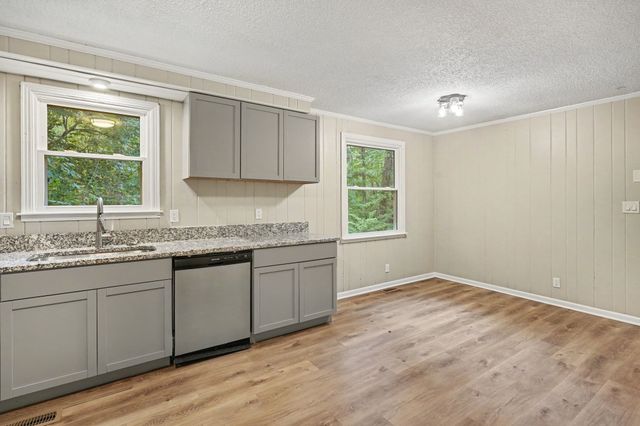 2117 Ferry Rd, Clarksville, TN 37040