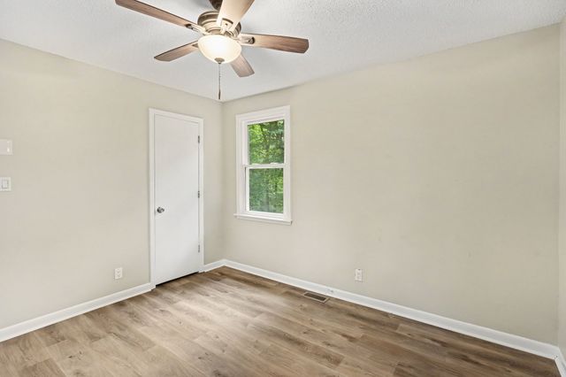 2117 Ferry Rd, Clarksville, TN 37040