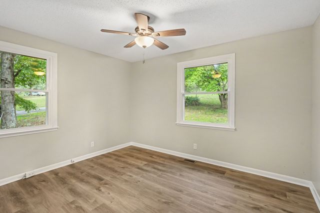 2117 Ferry Rd, Clarksville, TN 37040