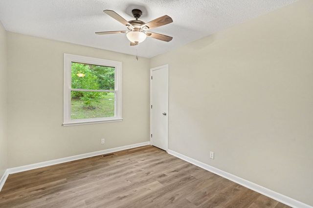 2117 Ferry Rd, Clarksville, TN 37040