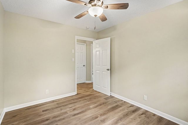 2117 Ferry Rd, Clarksville, TN 37040