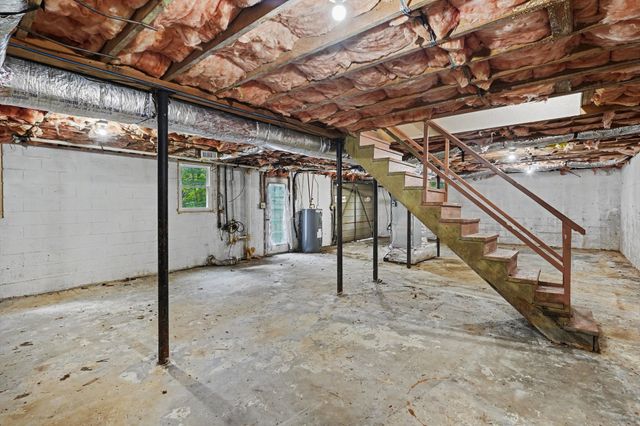 2117 Ferry Rd, Clarksville, TN 37040