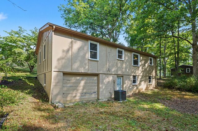 2117 Ferry Rd, Clarksville, TN 37040