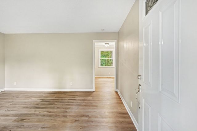 2117 Ferry Rd, Clarksville, TN 37040