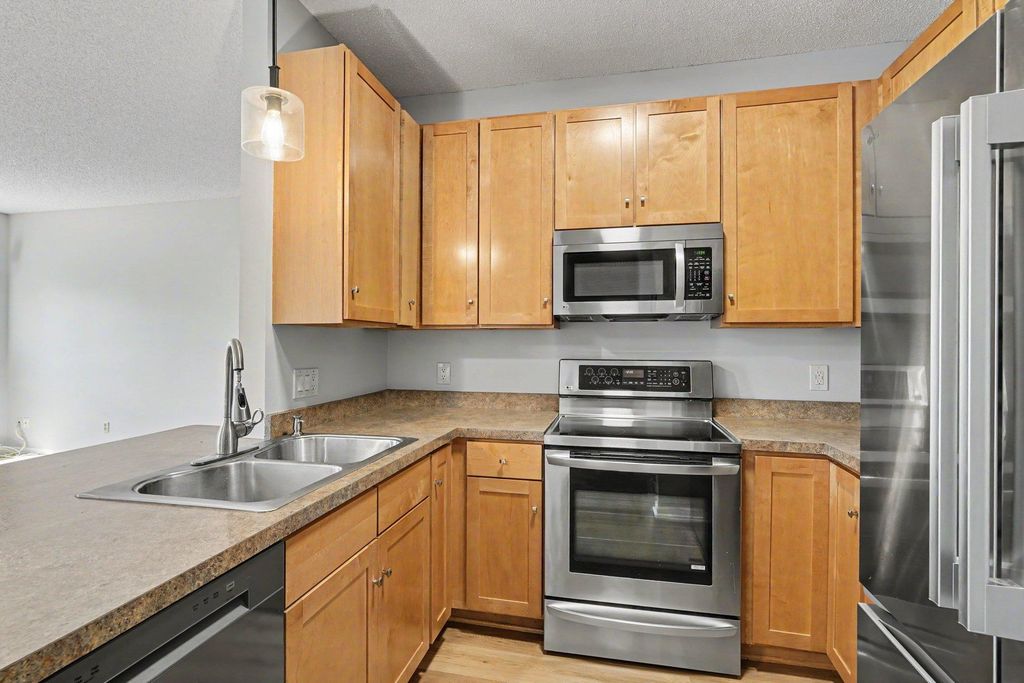 679 Woodduck Drive H, Woodbury, MN 55125 — photo 3
