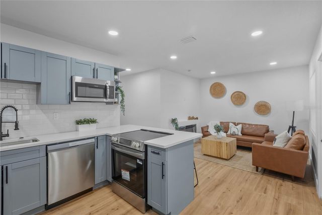 3243 6TH AVENUE S, St Petersburg, FL 33712