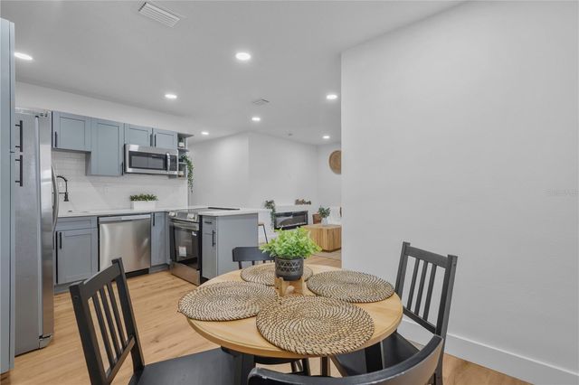 3243 6TH AVENUE S, St Petersburg, FL 33712