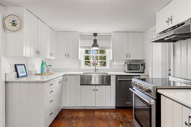 26 Bayview Rd., Marblehead, MA 01945