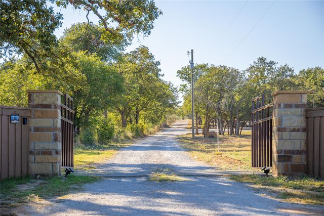 290 County Road 176, Bangs, TX 76823