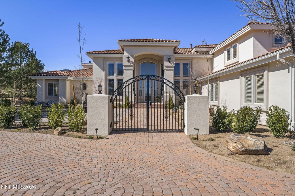 Image 2 of property listing at 13330 W Saddlebow Drive, Reno, NV 89511