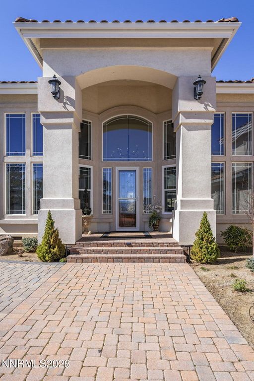 Image 5 of property listing at 13330 W Saddlebow Drive, Reno, NV 89511