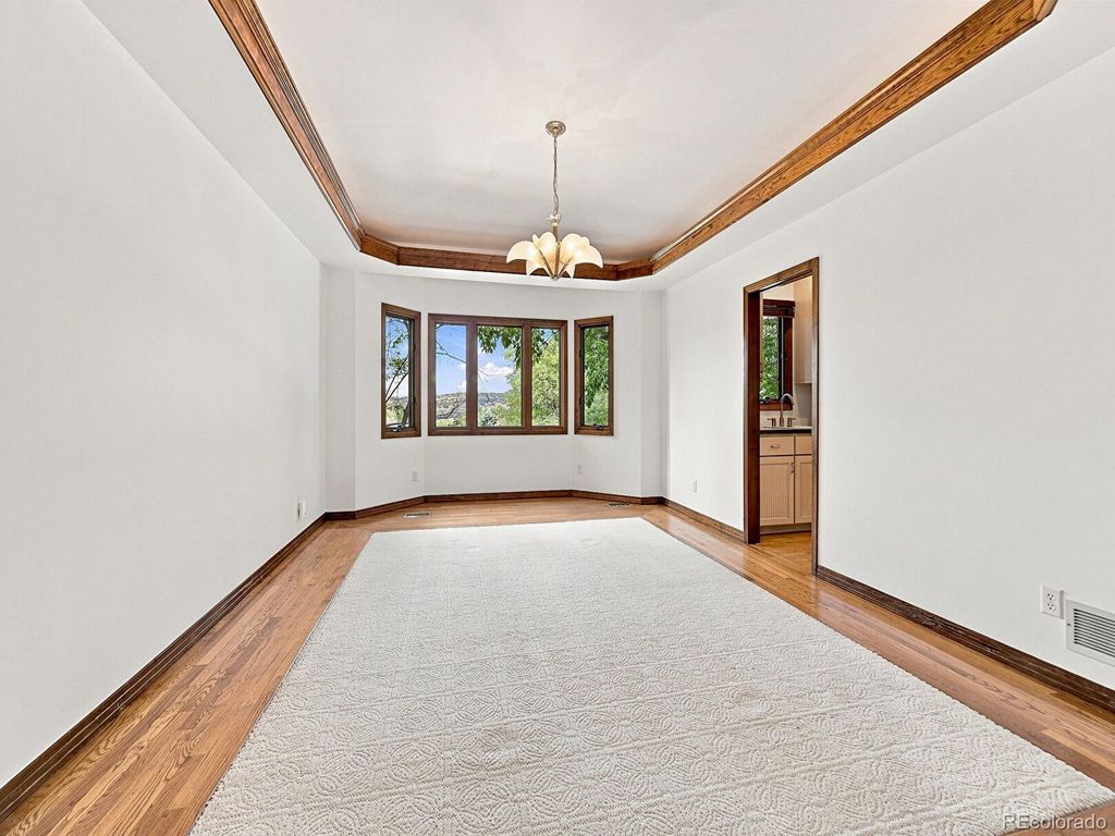 Image 13 of property listing at 26 Red Fox Lane, Littleton, CO 80127
