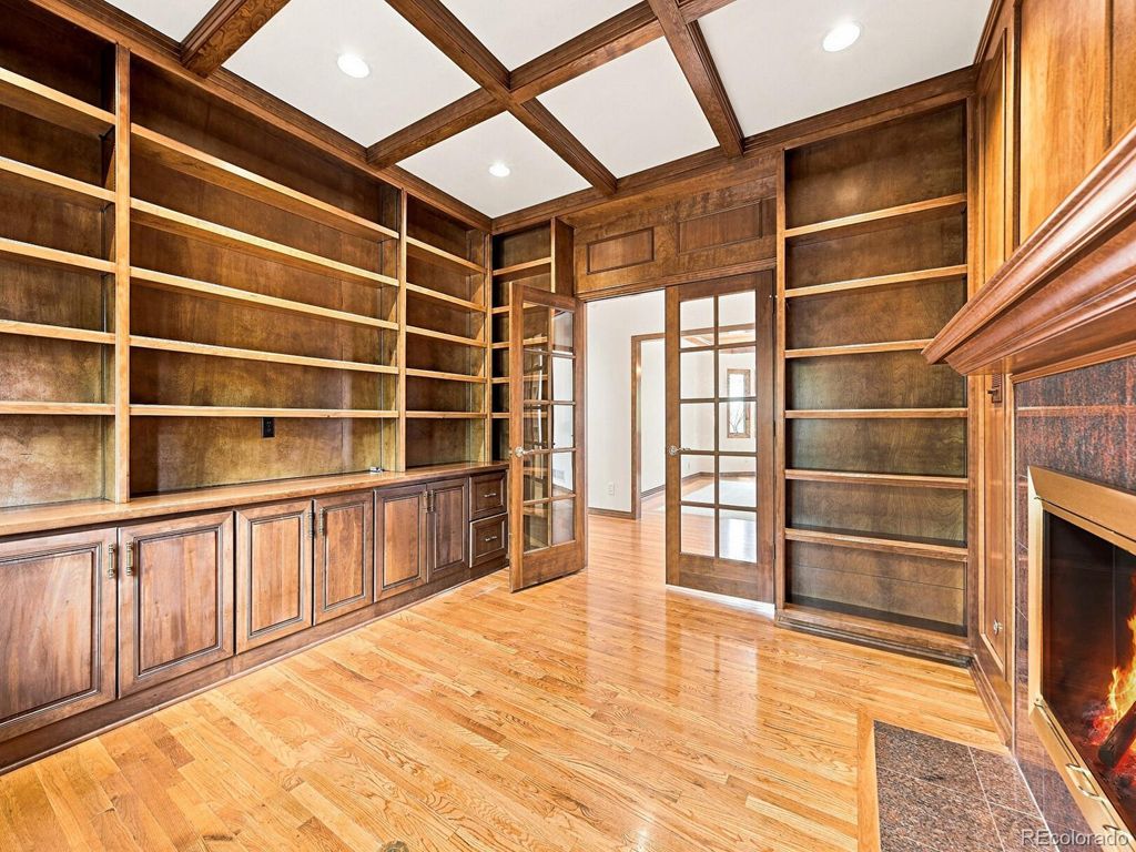 Image 17 of property listing at 26 Red Fox Lane, Littleton, CO 80127
