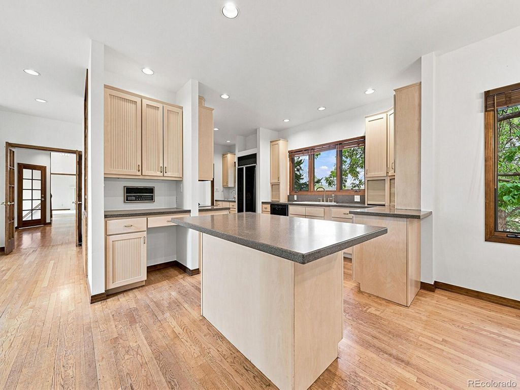 Image 23 of property listing at 26 Red Fox Lane, Littleton, CO 80127